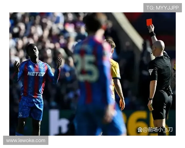 加斯佩里尼怒斥裁判遭红牌罚下球场边缘的激烈对抗引发争议 加斯佩里尼怒斥裁判遭红牌罚下球场边缘的激烈对抗引发争议